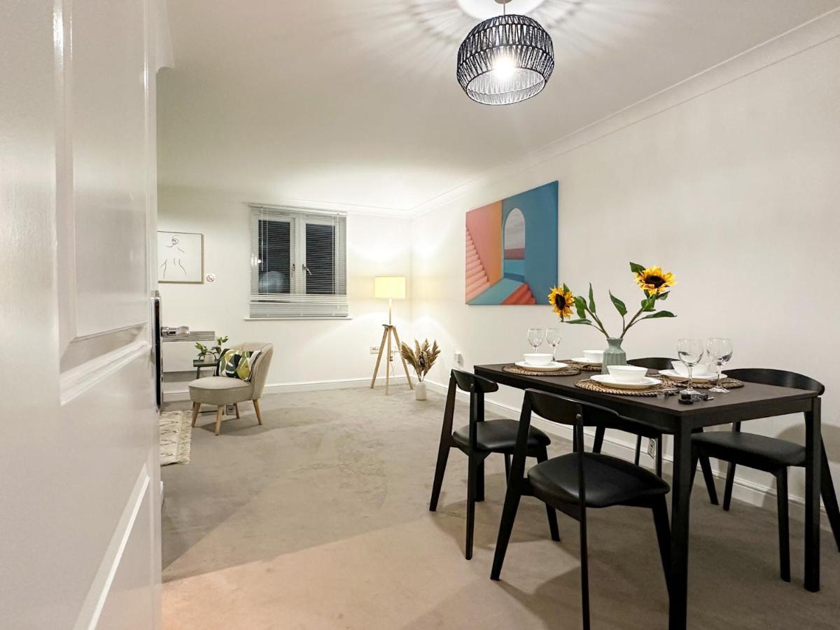 Luxury 2 Bedroom City Centre Apartment - Secure Parking - Amazing Location! Cantorbéry Extérieur photo