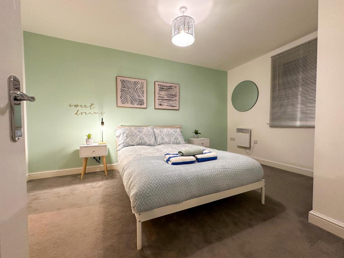 Luxury 2 Bedroom City Centre Apartment - Secure Parking - Amazing Location! Cantorbéry Extérieur photo