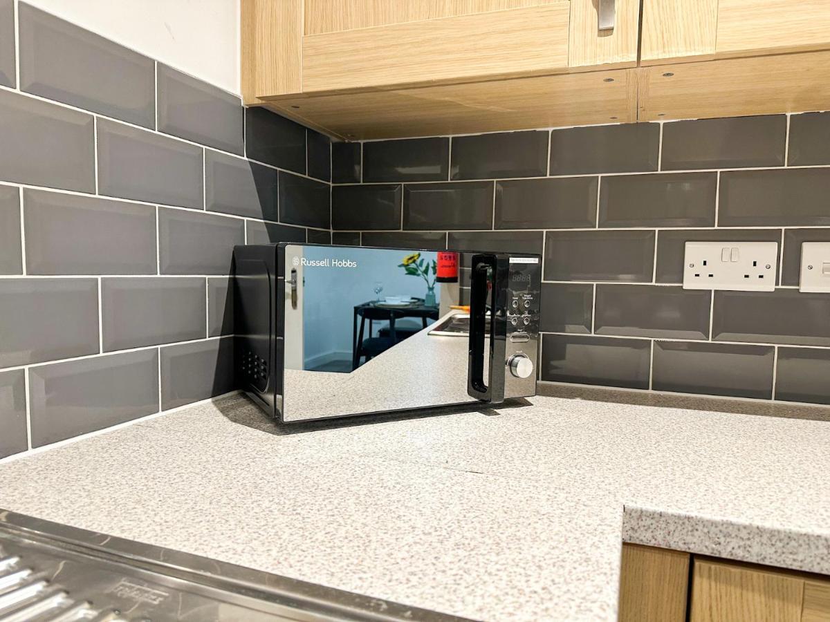 Luxury 2 Bedroom City Centre Apartment - Secure Parking - Amazing Location! Cantorbéry Extérieur photo