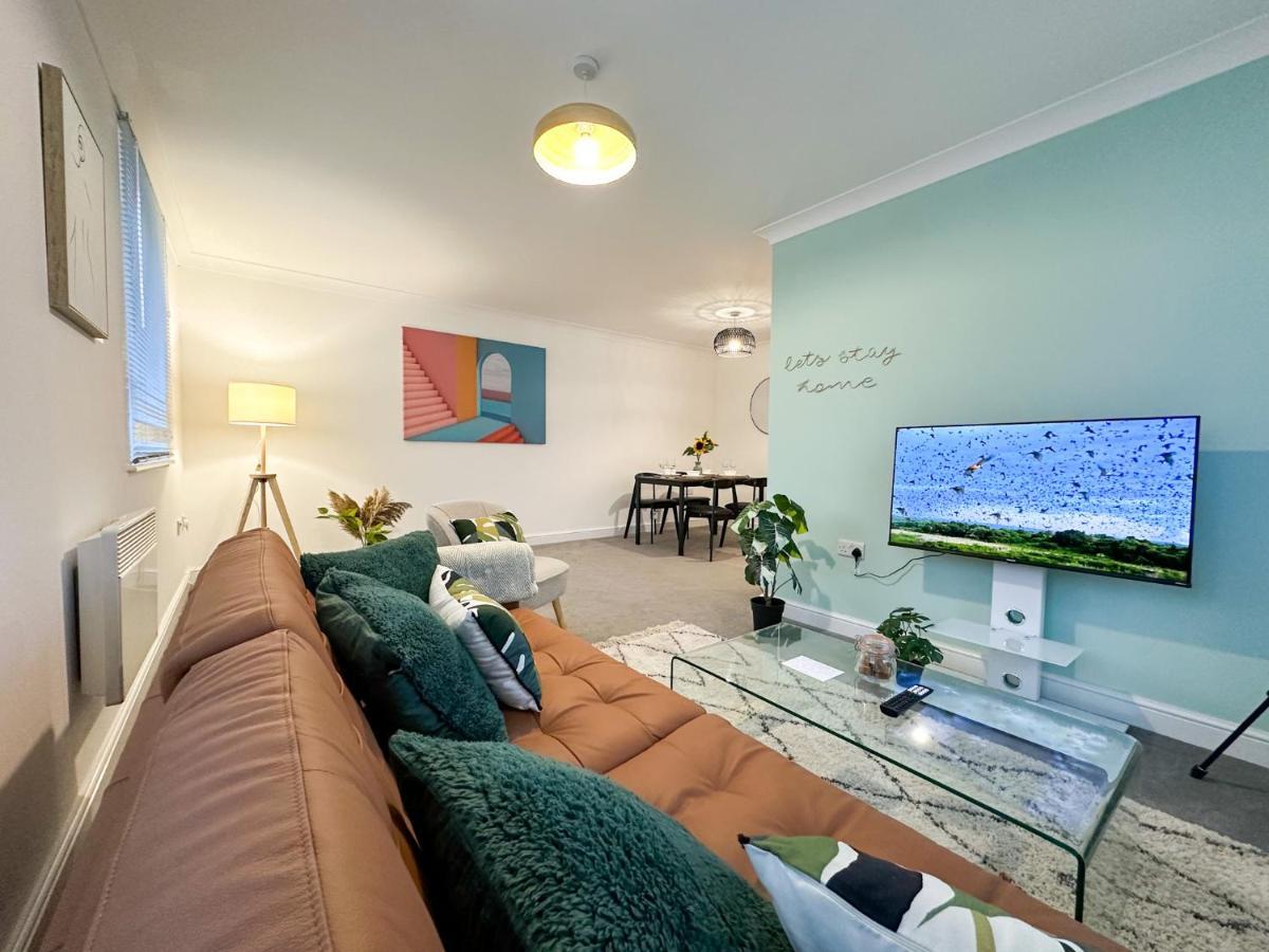 Luxury 2 Bedroom City Centre Apartment - Secure Parking - Amazing Location! Cantorbéry Extérieur photo