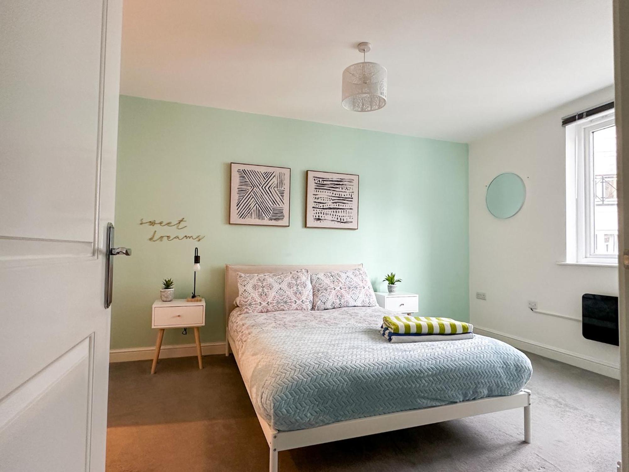 Luxury 2 Bedroom City Centre Apartment - Secure Parking - Amazing Location! Cantorbéry Extérieur photo